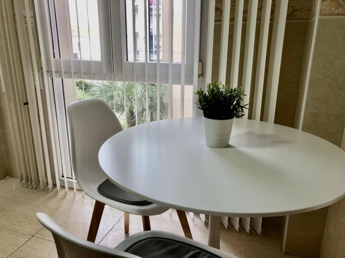 Exclusive Beachside 3 Bedroom Apartment With Pool In אלתיאה מראה חיצוני תמונה