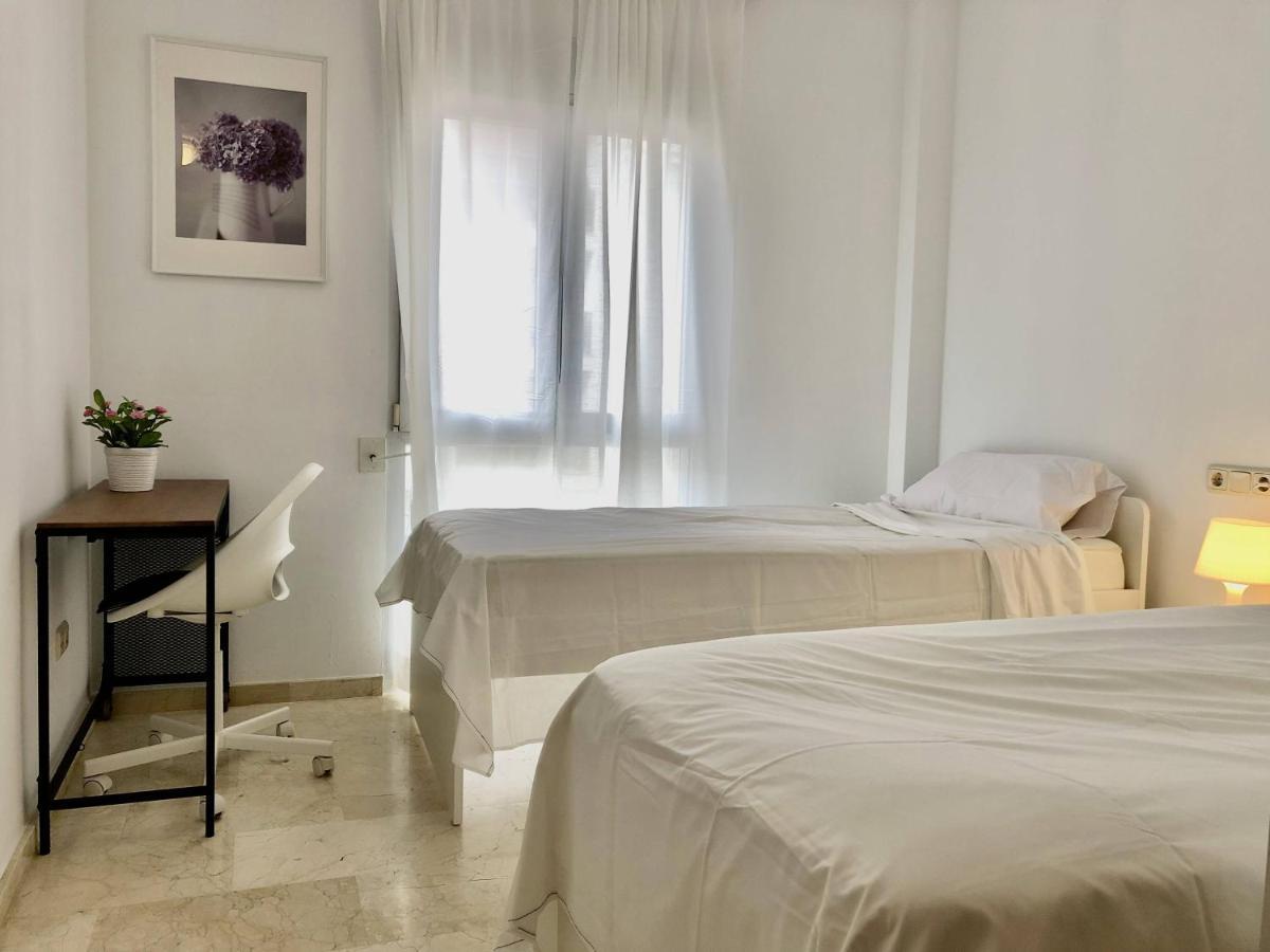 Exclusive Beachside 3 Bedroom Apartment With Pool In אלתיאה מראה חיצוני תמונה