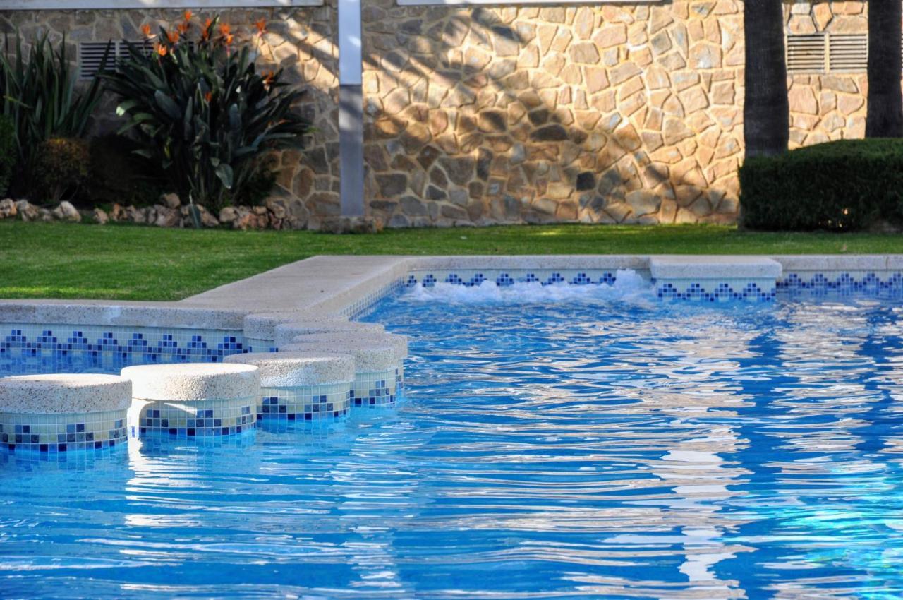 Exclusive Beachside 3 Bedroom Apartment With Pool In אלתיאה מראה חיצוני תמונה
