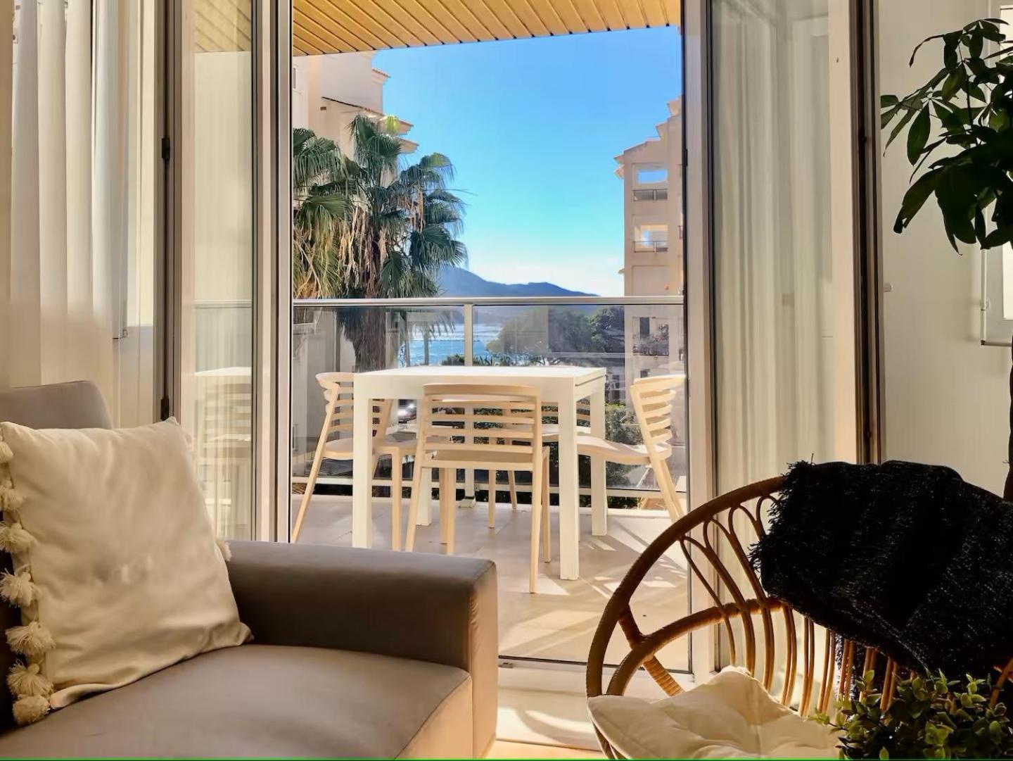 Exclusive Beachside 3 Bedroom Apartment With Pool In אלתיאה מראה חיצוני תמונה